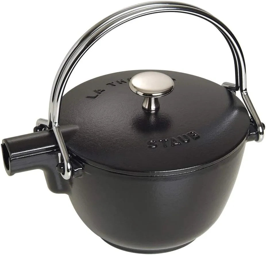 En Fonte STAUB Théière, Ø 16.5 cm, capacité 1,15 L, finition noire Mat